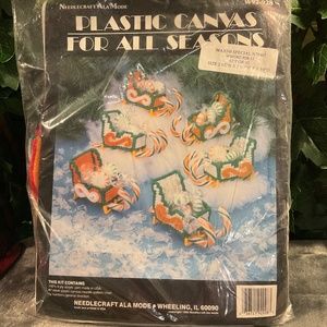 New Vintage Plastic Canvas Sleigh Kit No W92-928